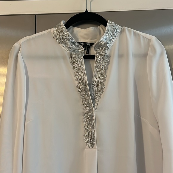 Nic + Zoe White Blouse with Silver Embroidery Size Small - Picture 4 of 5